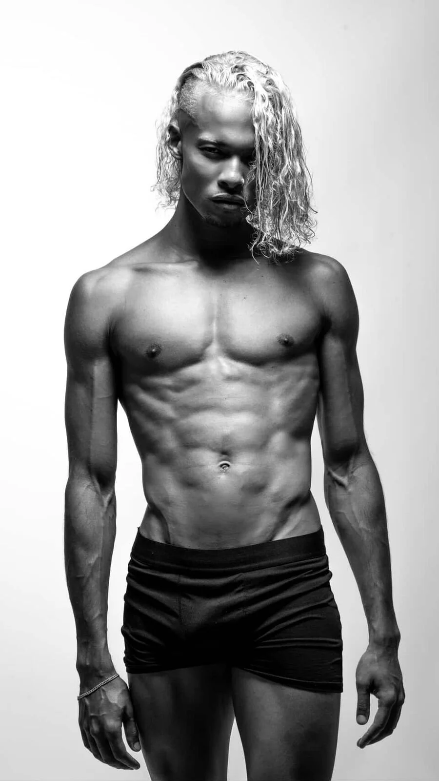 XXX Porn Photo of Nude djbrunnosurfistinho 3