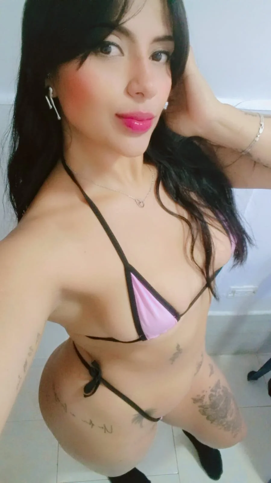 XXX Porn Photo of Nude EsmeraldaSquirt 4
