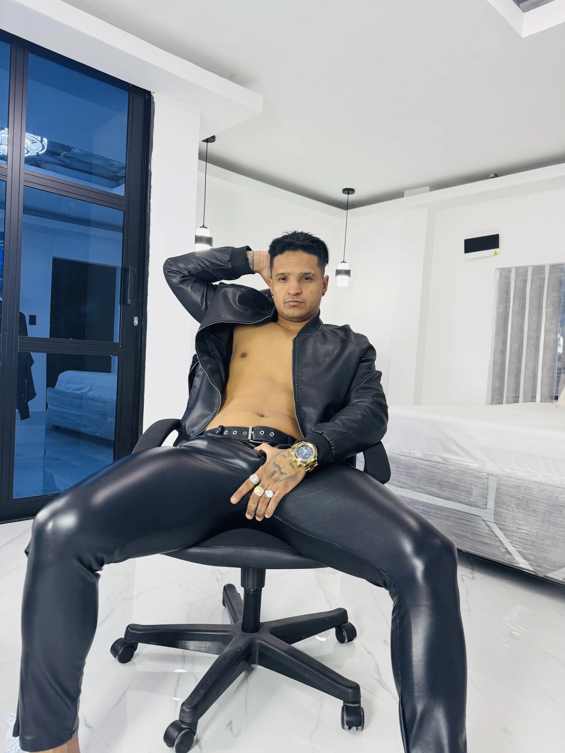 XXX Porn Photo of Nude master_leather 43