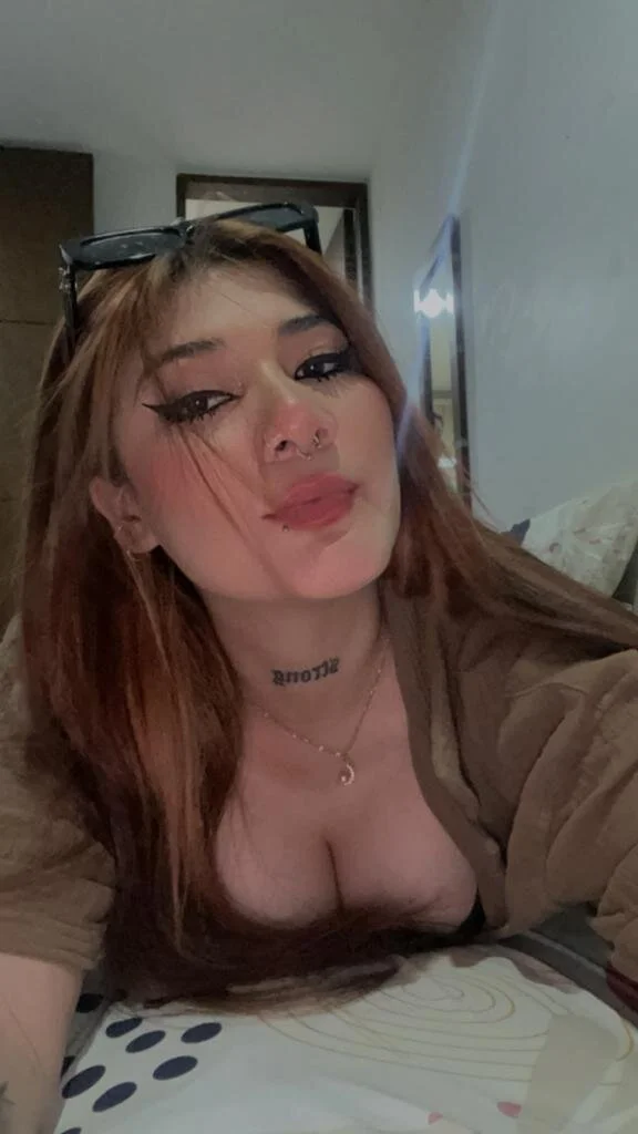 XXX Porn Photo of Nude evelyx69x 4
