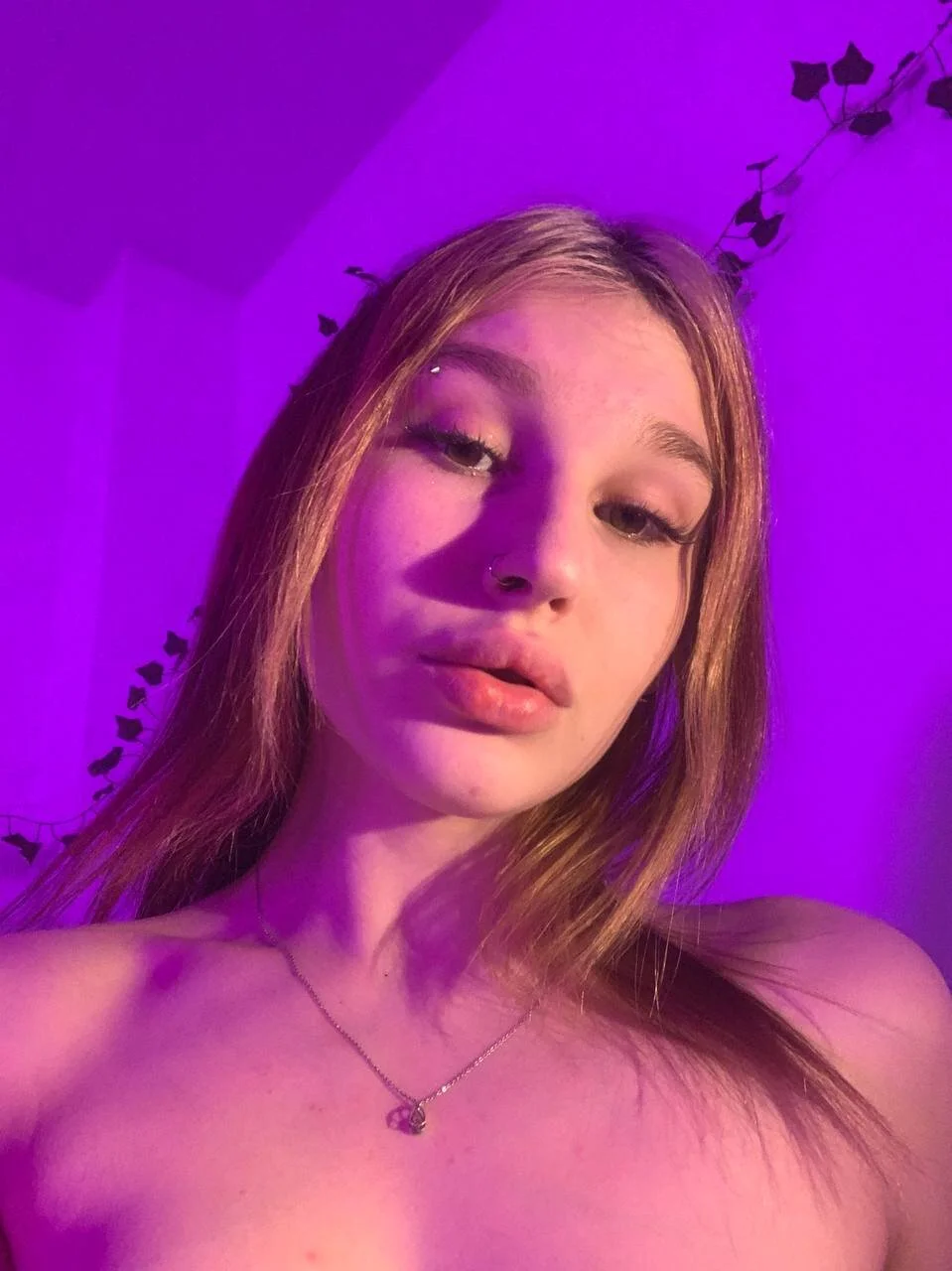 XXX Porn Photo of Nude EvelinaLuu 6