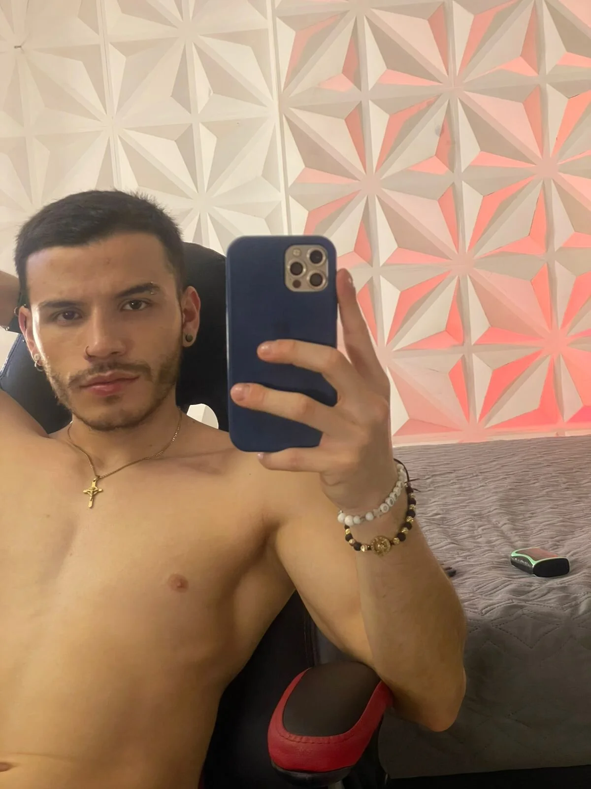 XXX Porn Photo of Nude liam_es 46