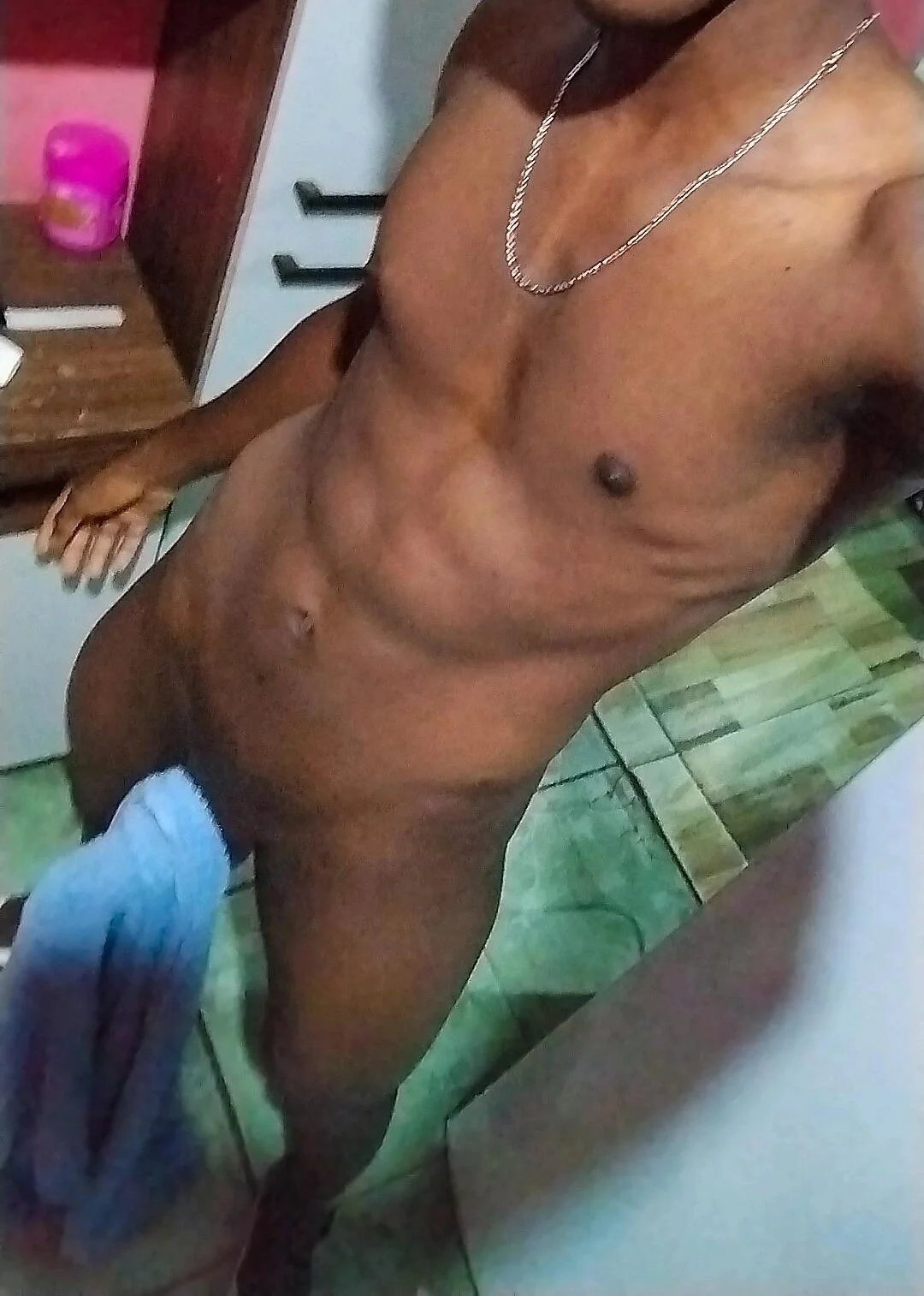 XXX Porn Photo of Nude Preto_raro_ 1