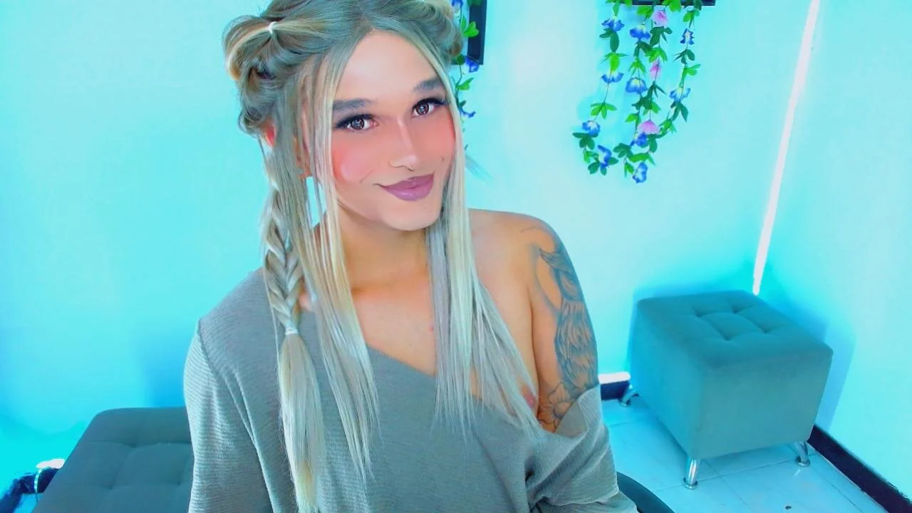 XXX Porn Photo of Nude TaylorMon 29
