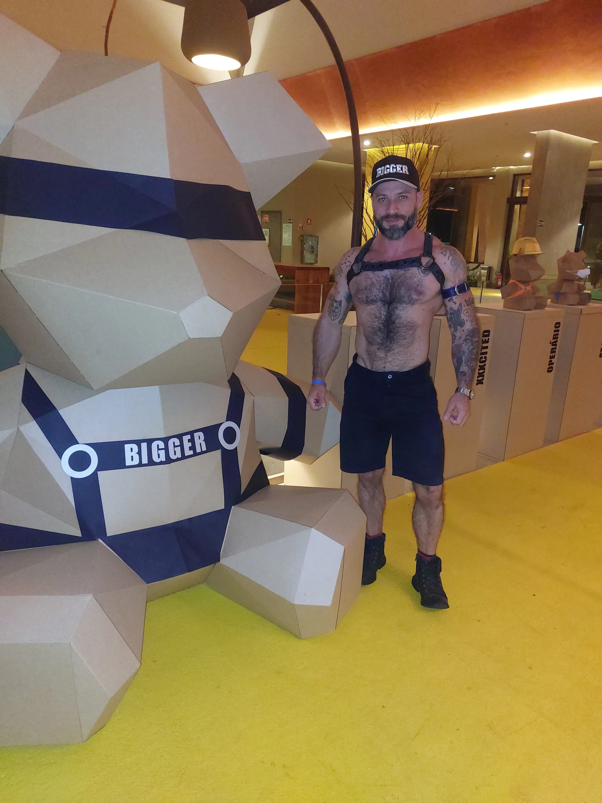 XXX Porn Photo of Nude MuscleBearRey 1