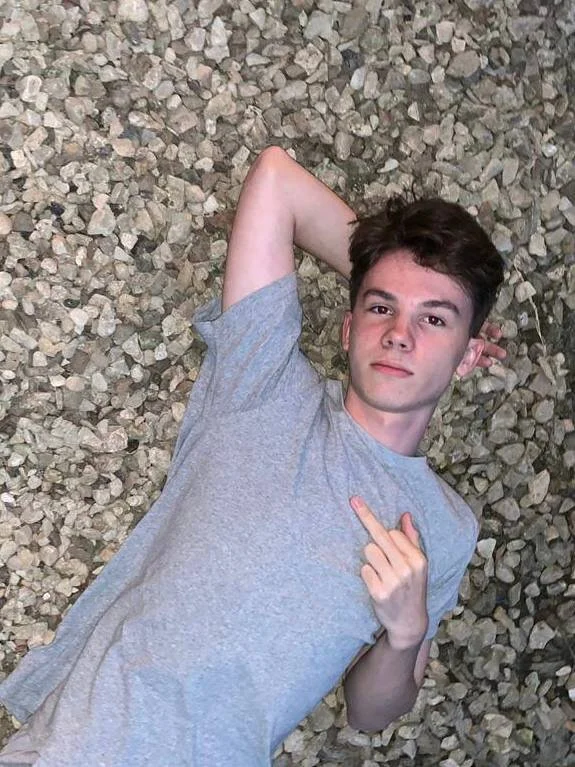 XXX Porn Photo of Nude Jeremy1Scott 6