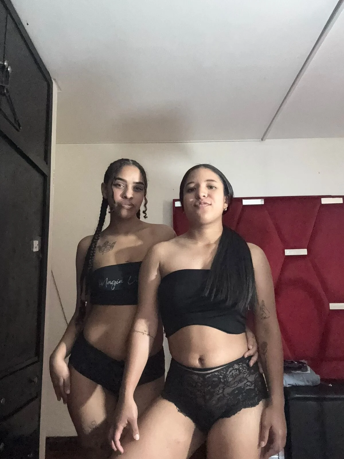 XXX Porn Photo of Nude BrendaandBrieanny 3