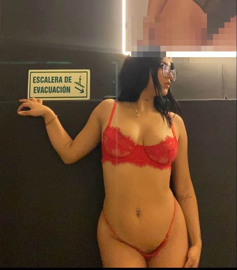 XXX Porn Photo of Nude ciara_flor 16