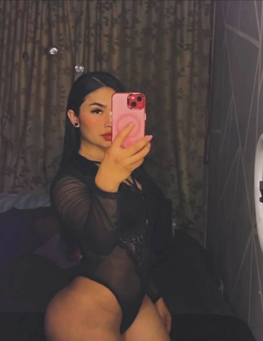 XXX Porn Photo of Nude miiacolins 1