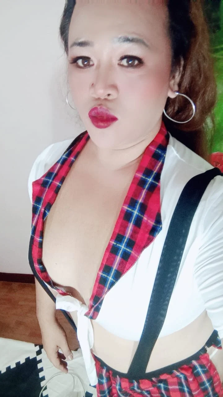 XXX Porn Photo of Nude Ms_SexretaryCockTs 12