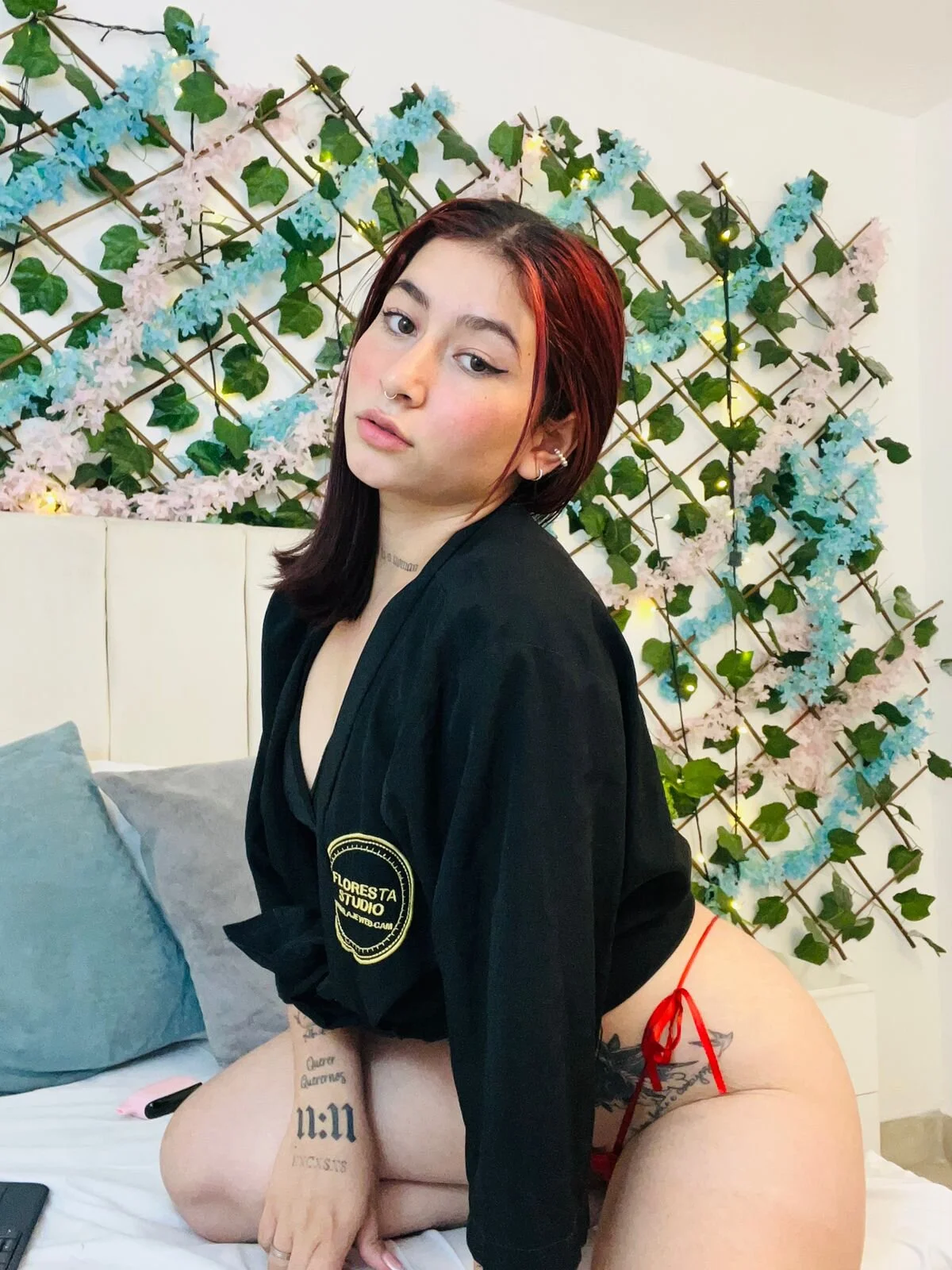 XXX Porn Photo of Nude charlottee27_ 10