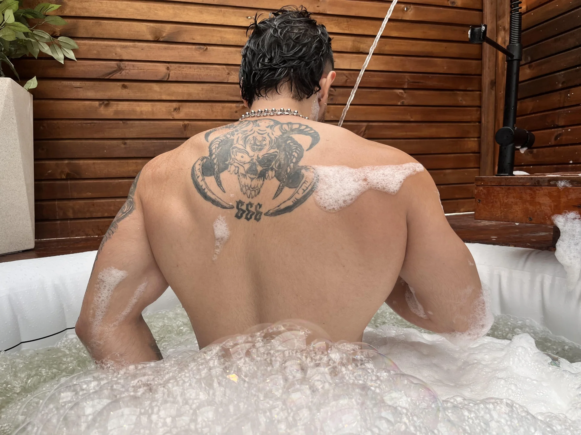 XXX Porn Photo of Nude bradley_martinez 28