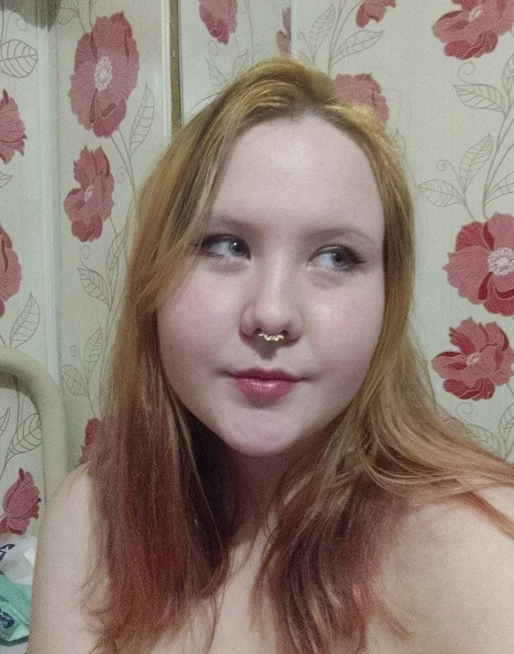XXX Porn Photo of Nude HoneyBunny_Kiss 1