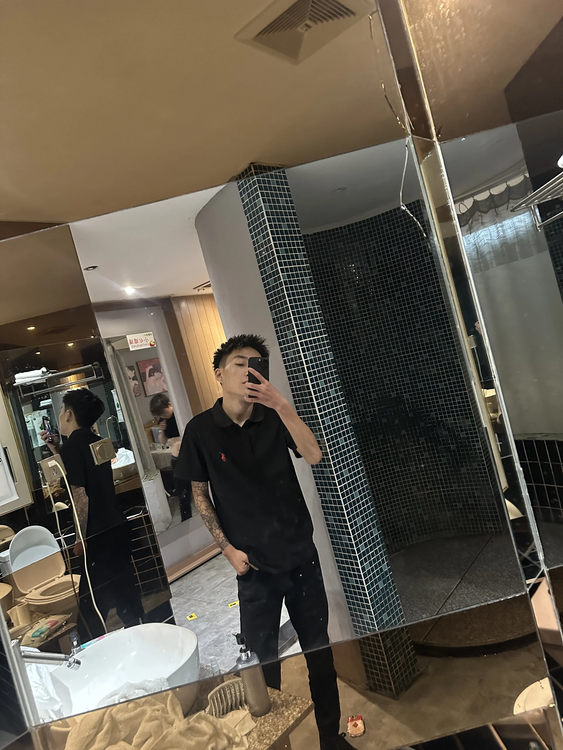 XXX Porn Photo of Nude M-handsome-boy 2