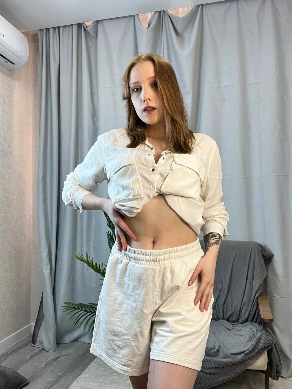 XXX Porn Photo of Nude Meyesterday 22