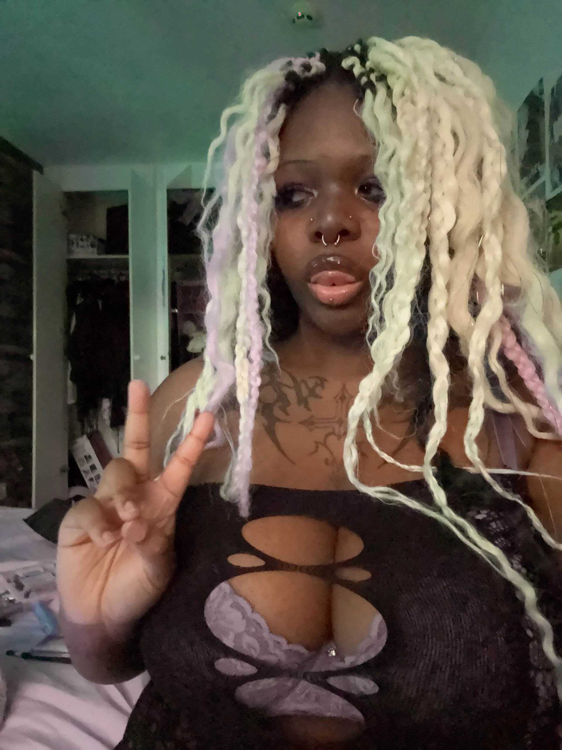 XXX Porn Photo of Nude vampbimbodoll 19