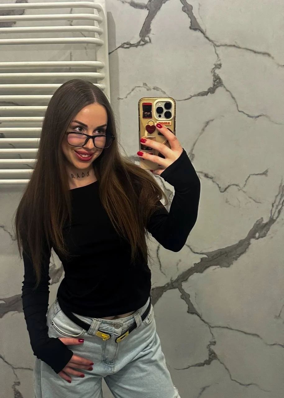 XXX Porn Photo of Nude IsabelleDiorr 40