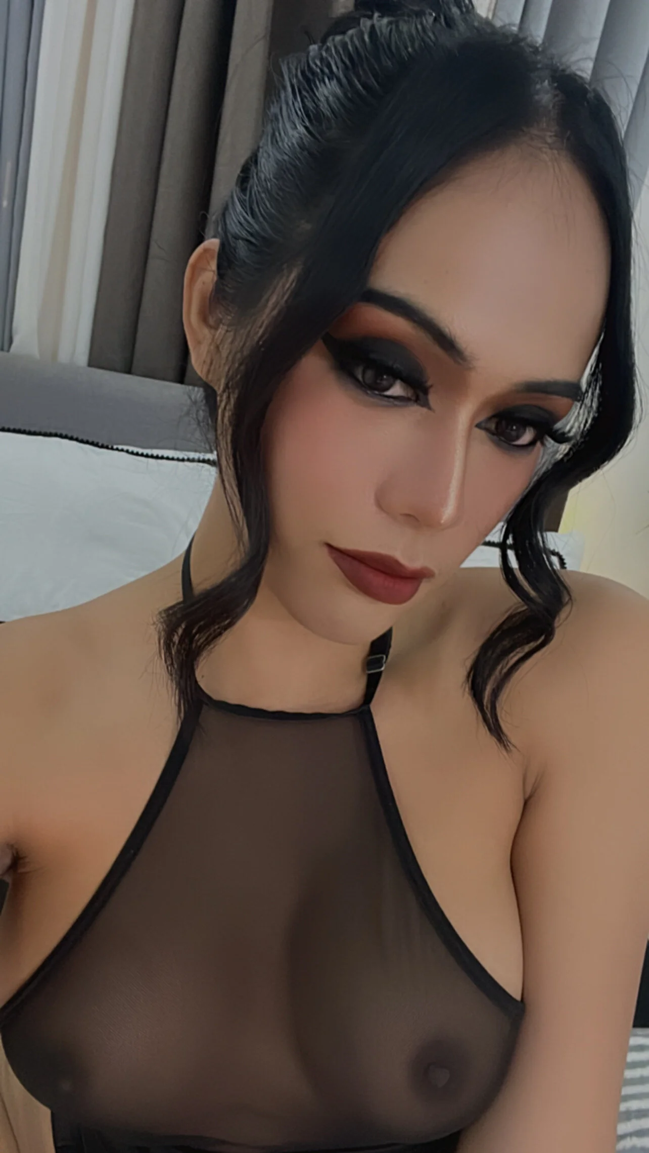 XXX Porn Photo of Nude VersatilePia 1