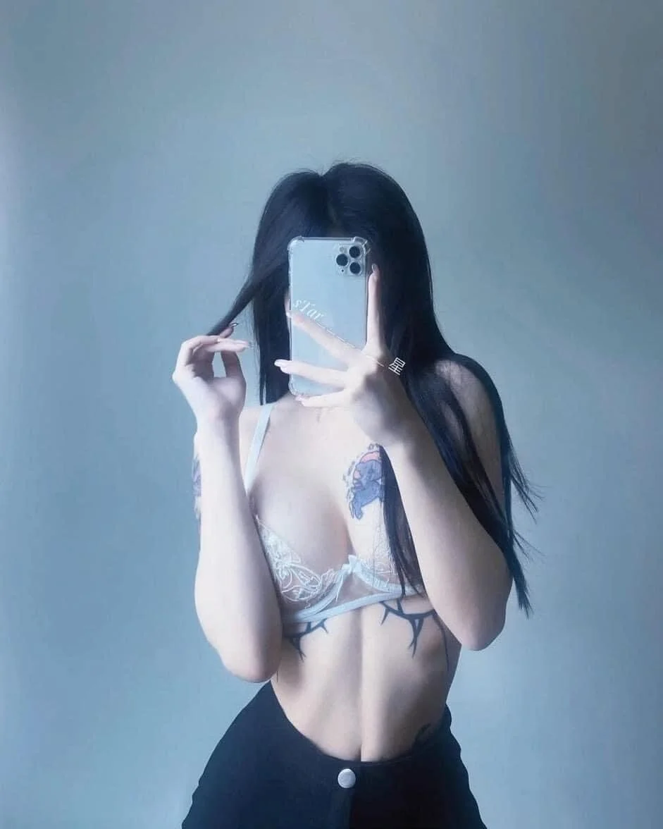 XXX Porn Photo of Nude Genz_Student 4