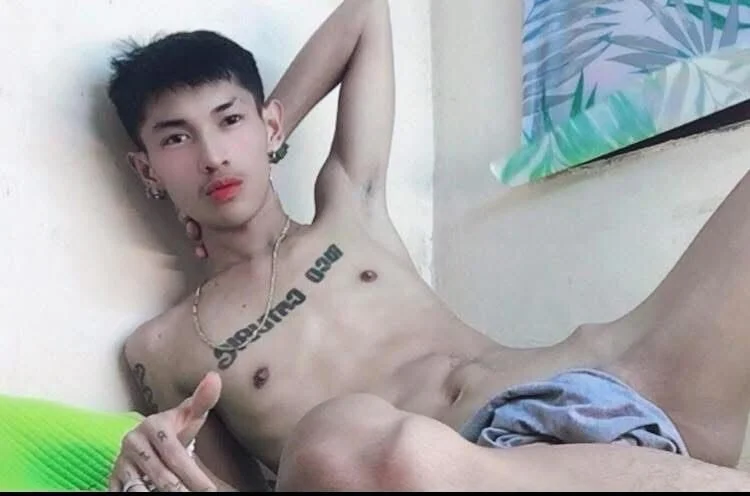 XXX Porn Photo of Nude riks_tyler 11