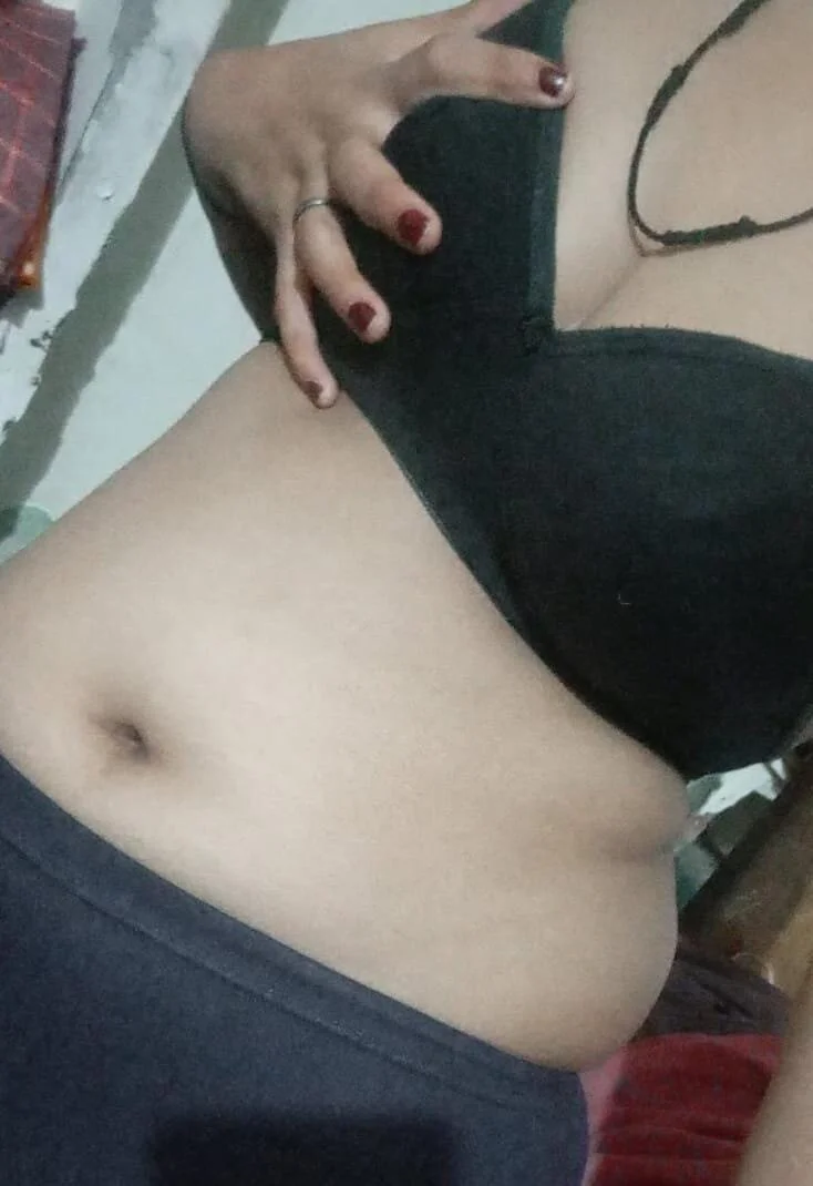 XXX Porn Photo of Nude Mahira_Kapoor 2