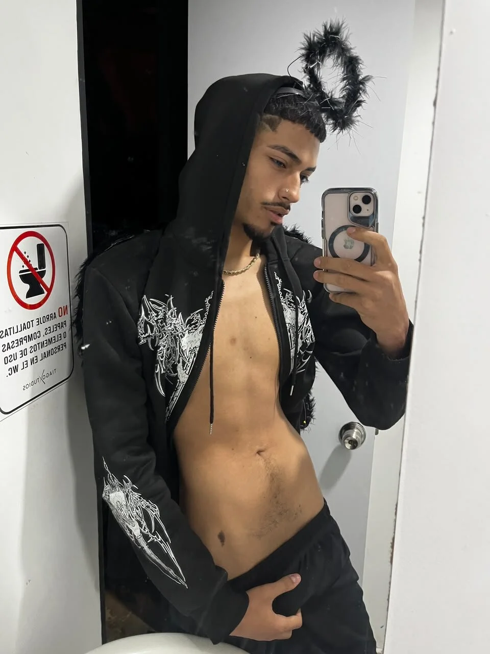 XXX Porn Photo of Nude ItsZairen 21