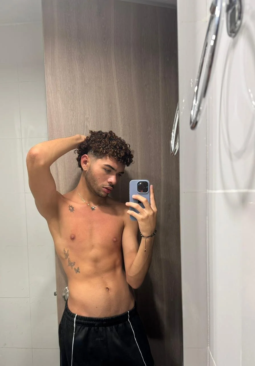 XXX Porn Photo of Nude jake_1boy 2