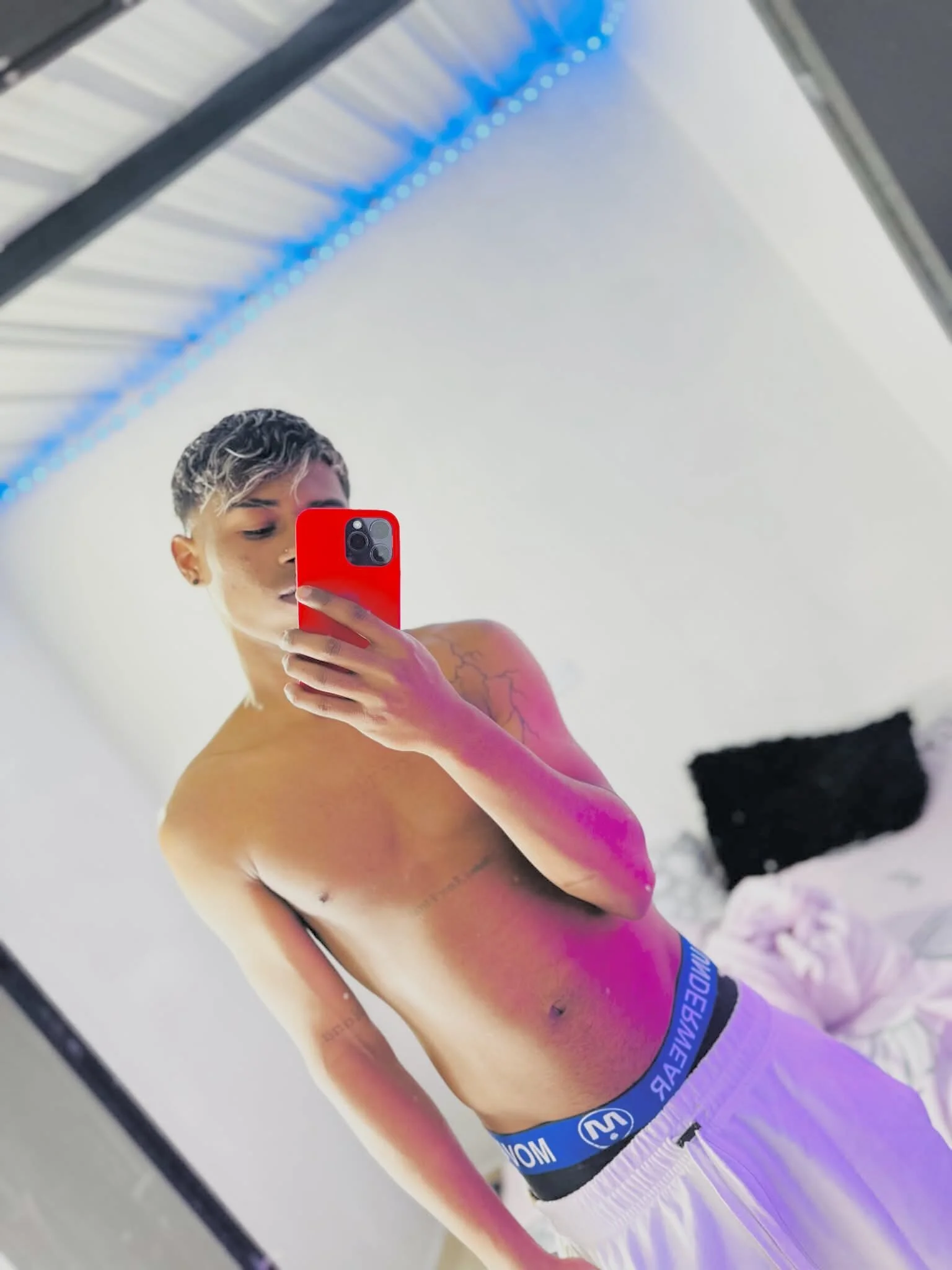 XXX Porn Photo of Nude DarkLatinBoy_ 3