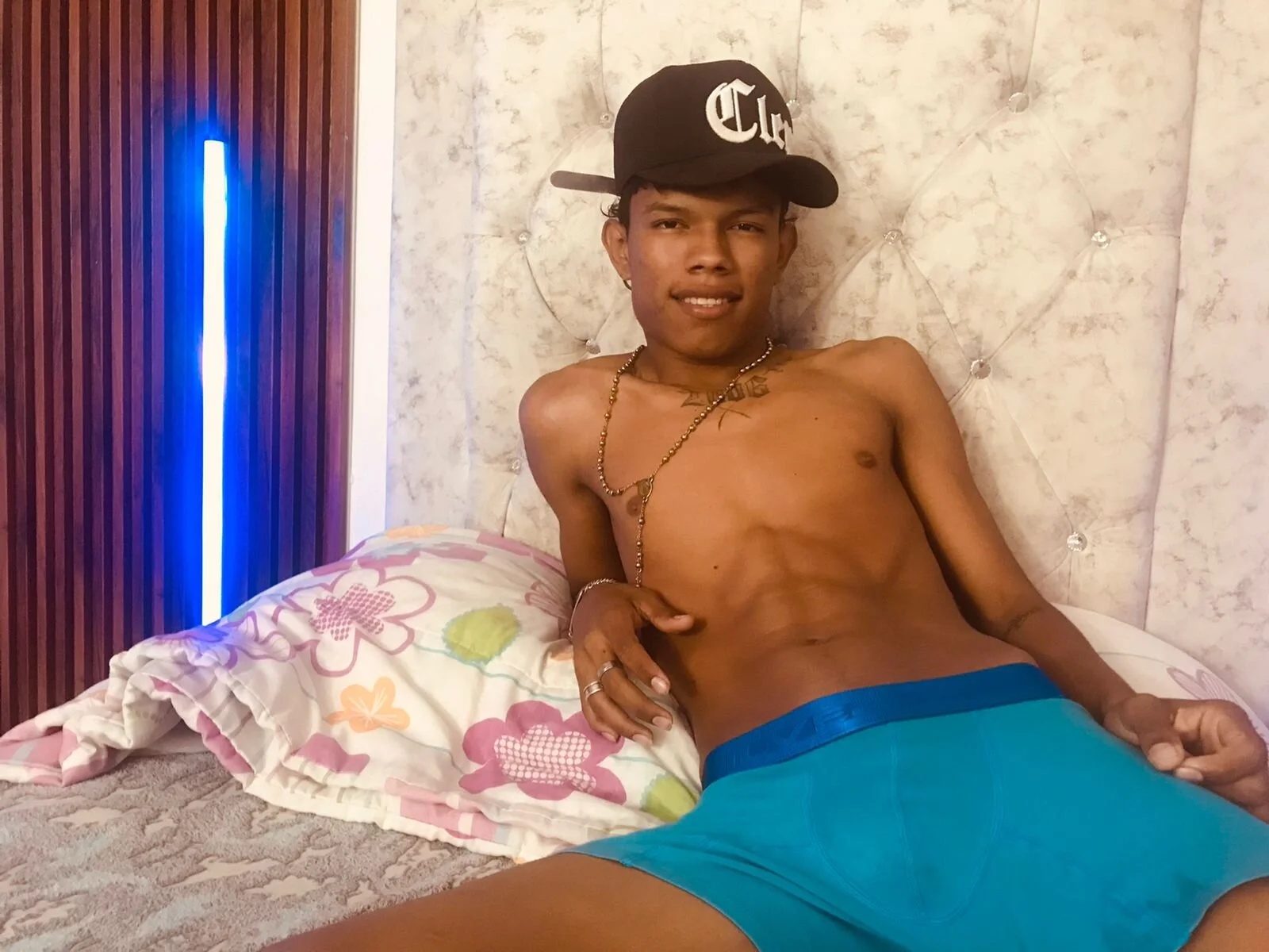 XXX Porn Photo of Nude juan_mhata 1