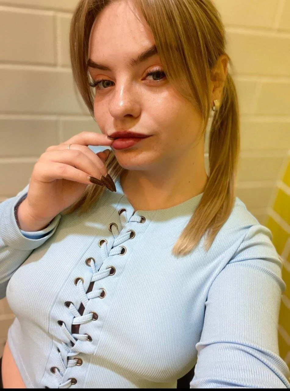 XXX Porn Photo of Nude Aura_Sin 1