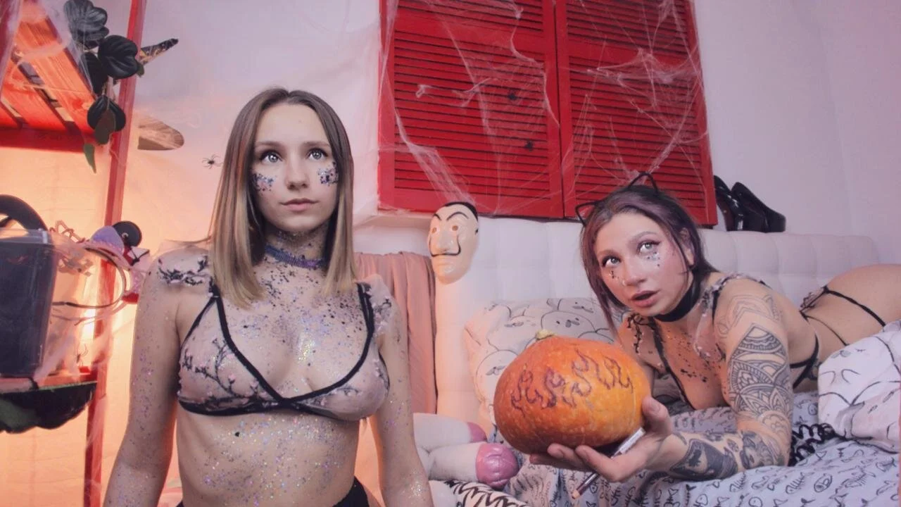 XXX Porn Photo of Nude HotCaramellsTV 2