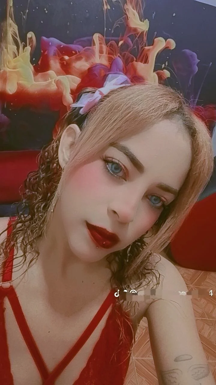 XXX Porn Photo of Nude Melani__HoTT 18