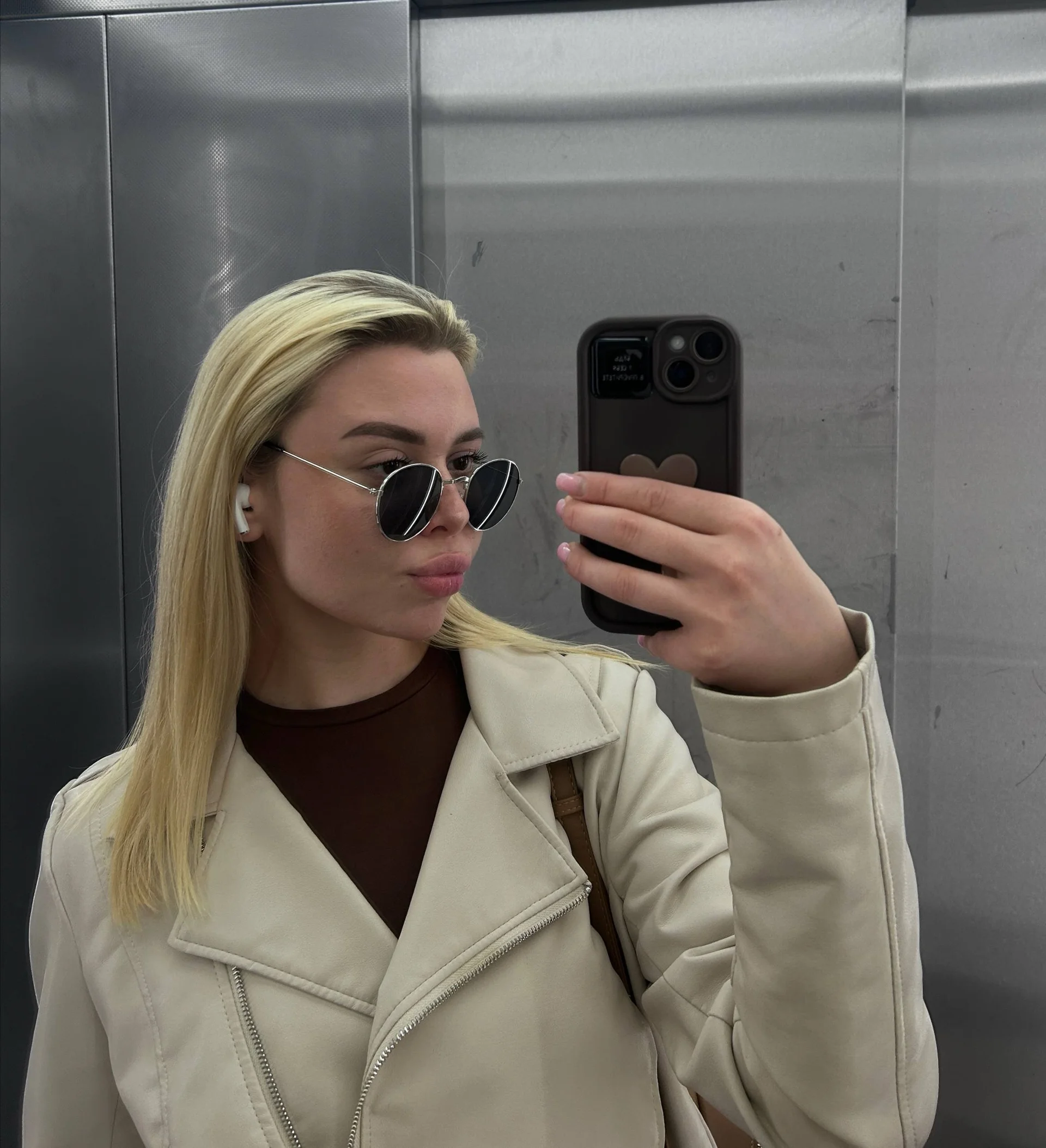 XXX Porn Photo of Nude AveriTaylor 7