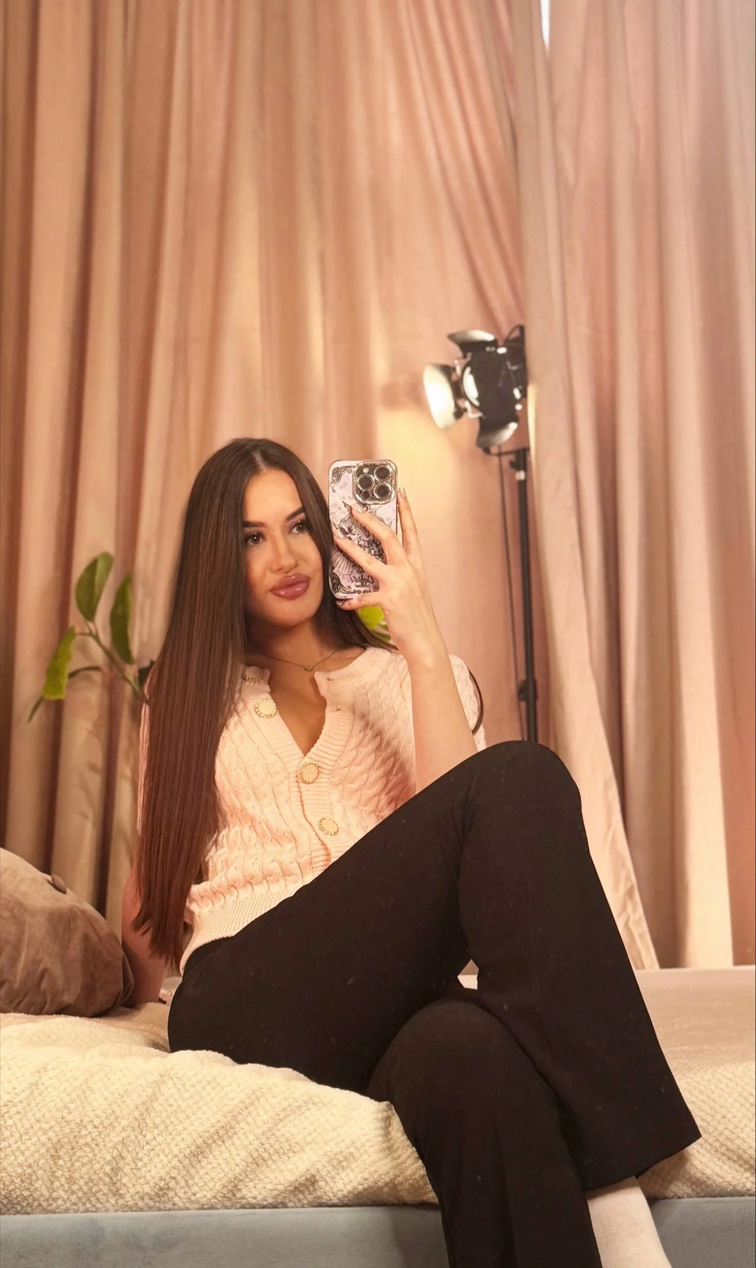 XXX Porn Photo of Nude RoseExpose 1