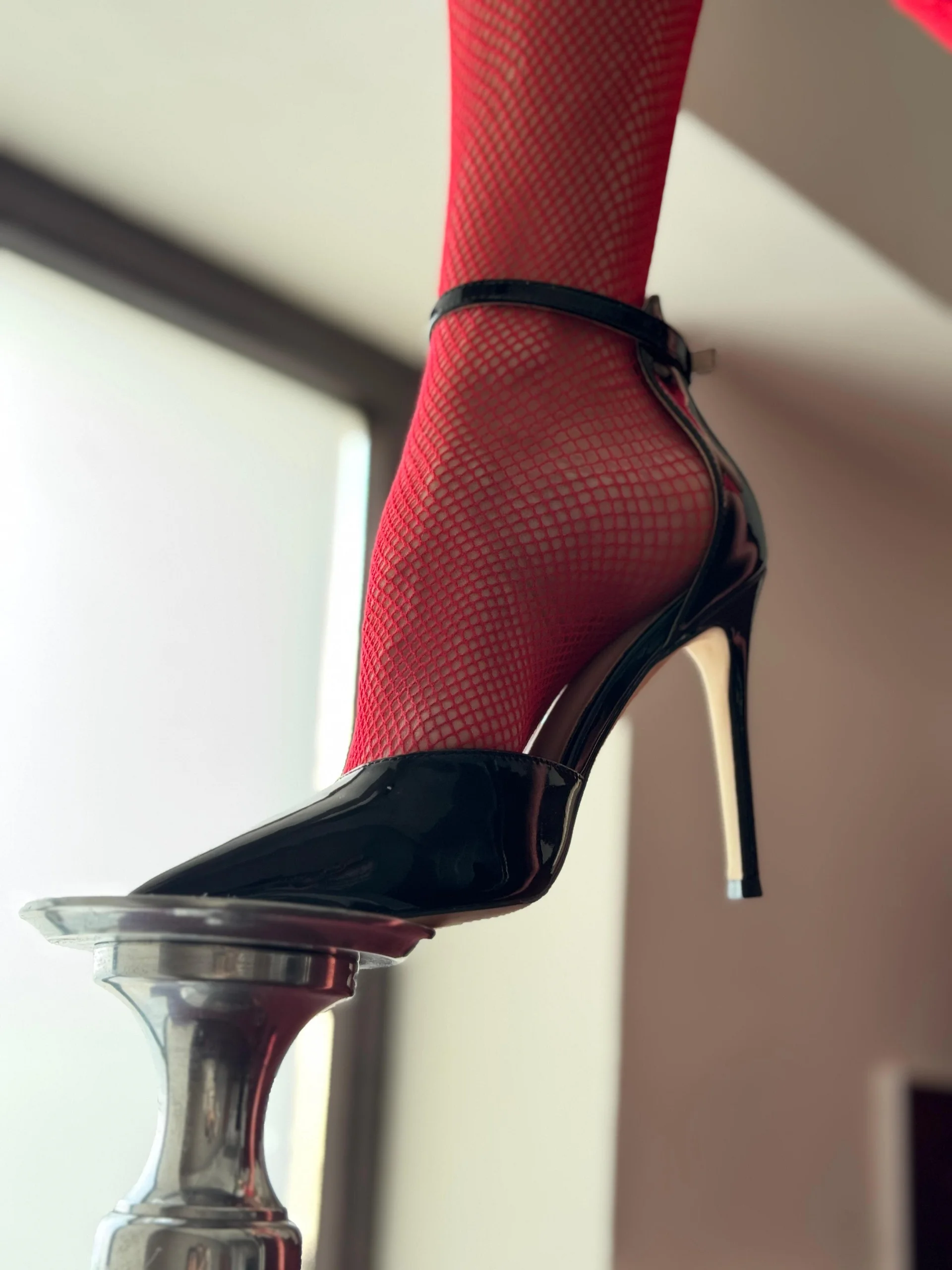 XXX Porn Photo of Nude FeetVibe 6