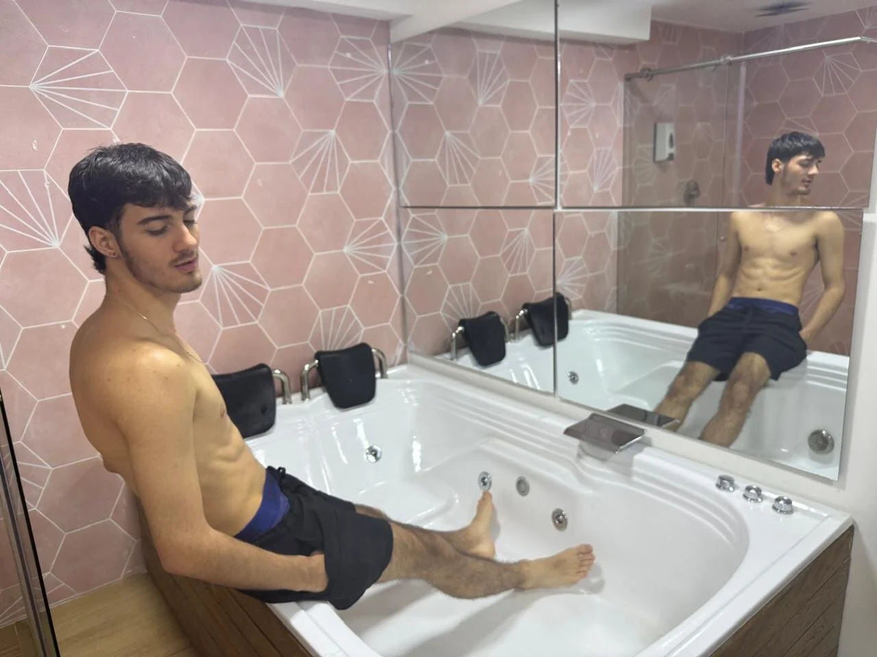 XXX Porn Photo of Nude Liam_Crown 35