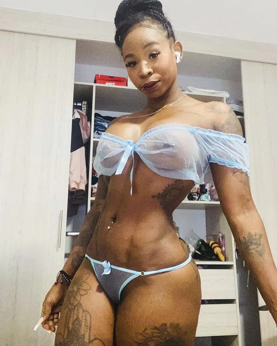 XXX Porn Photo of Nude bruneettklaryss 4