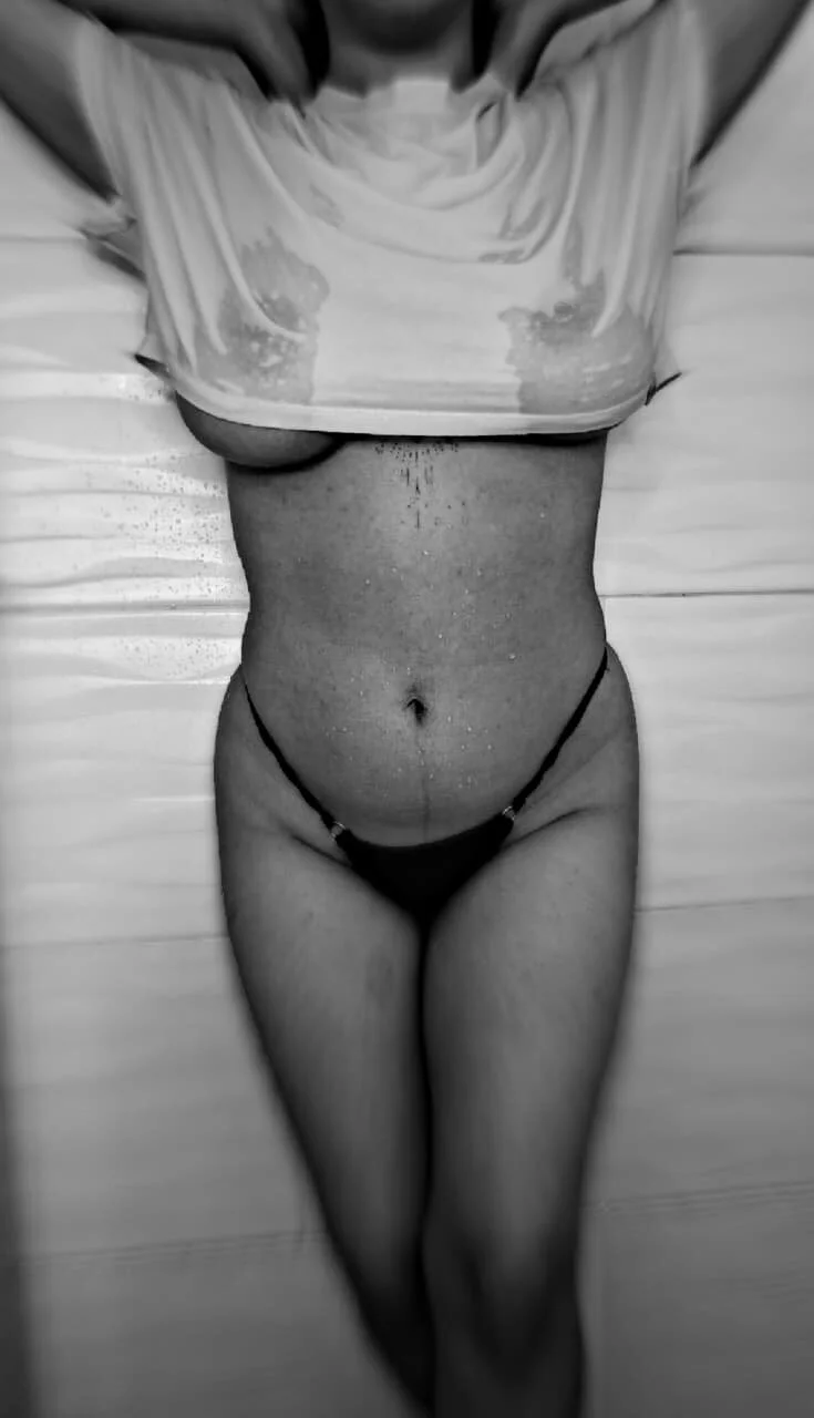 XXX Porn Photo of Nude mishell1collins 24