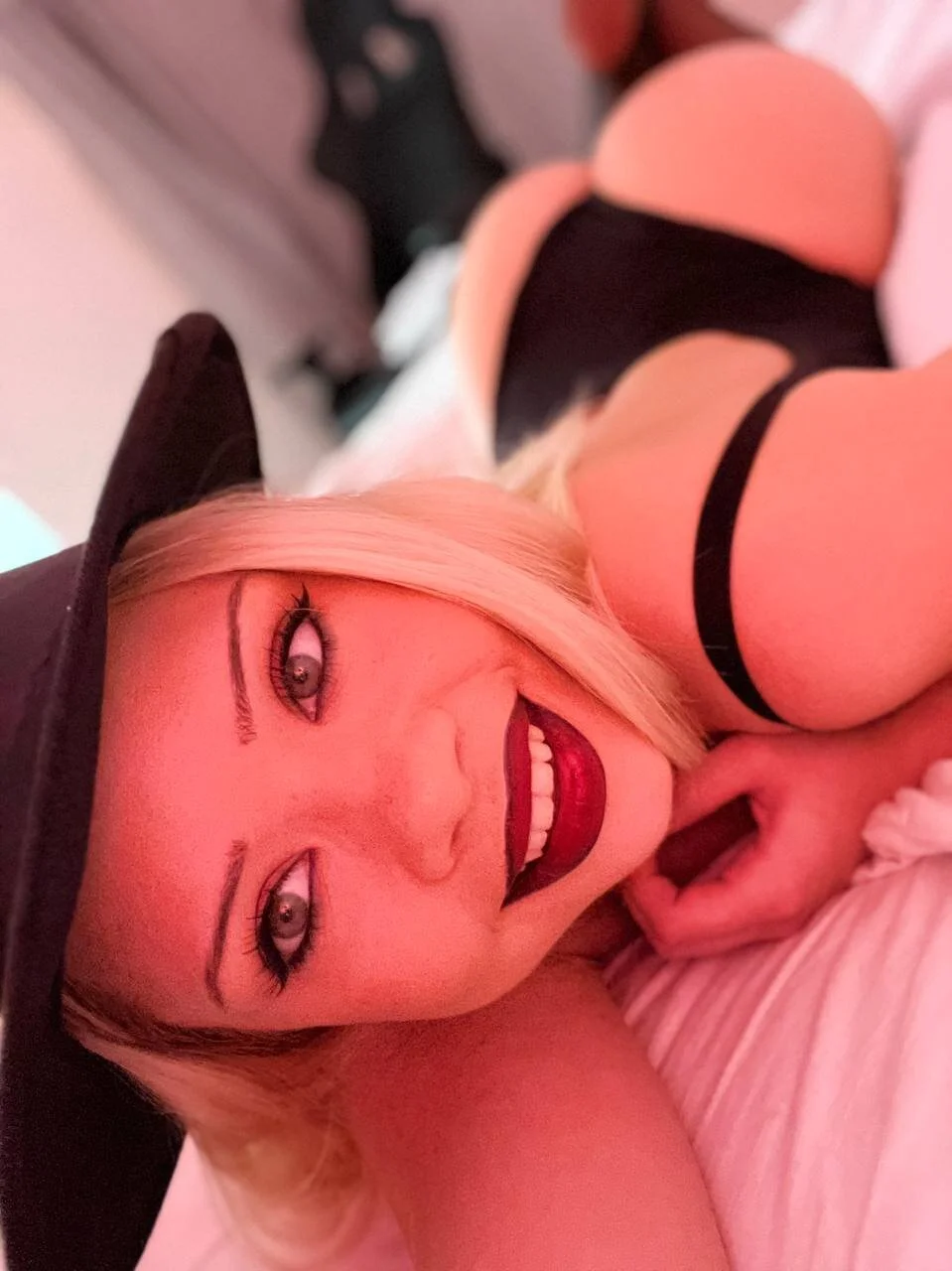 XXX Porn Photo of Nude VixenMia 32