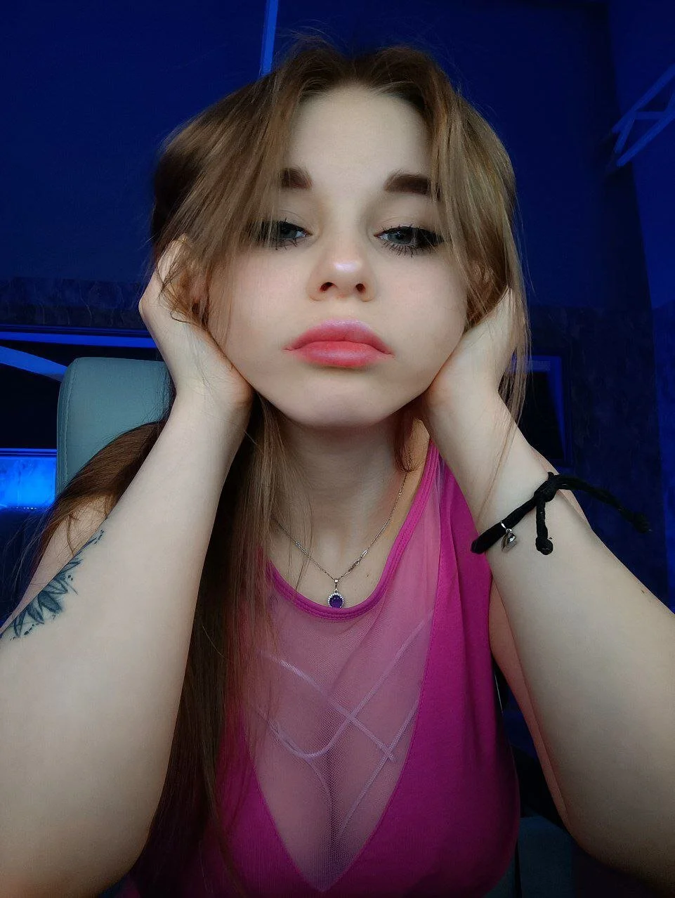 XXX Porn Photo of Nude EvalKiss 10