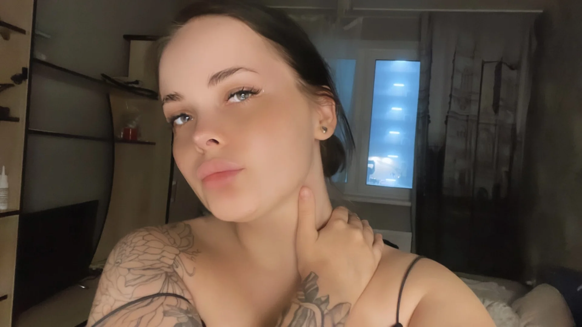 XXX Porn Photo of Nude MileyMontana 4