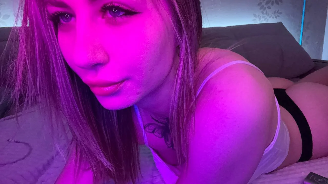 XXX Porn Photo of Nude BlondeBun 23