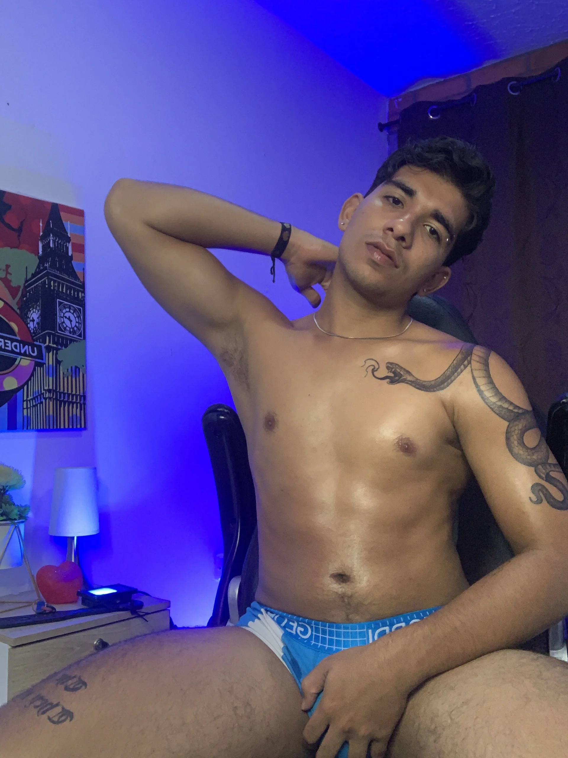 XXX Porn Photo of Nude valentino_santoss 18
