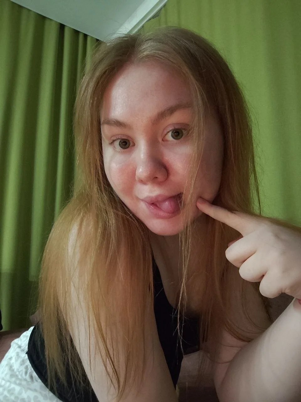 XXX Porn Photo of Nude BeeTrix 1