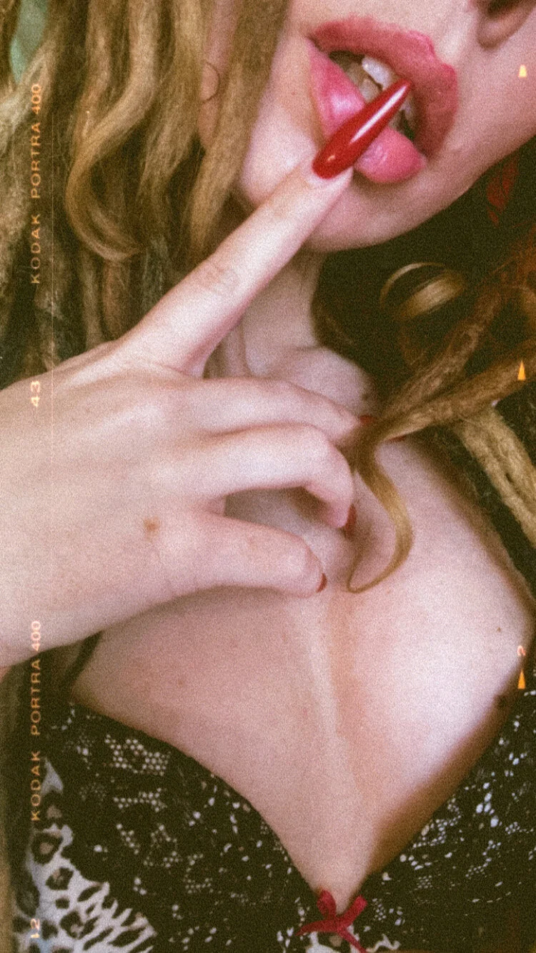 XXX Porn Photo of Nude Elisa_Happylegs 13