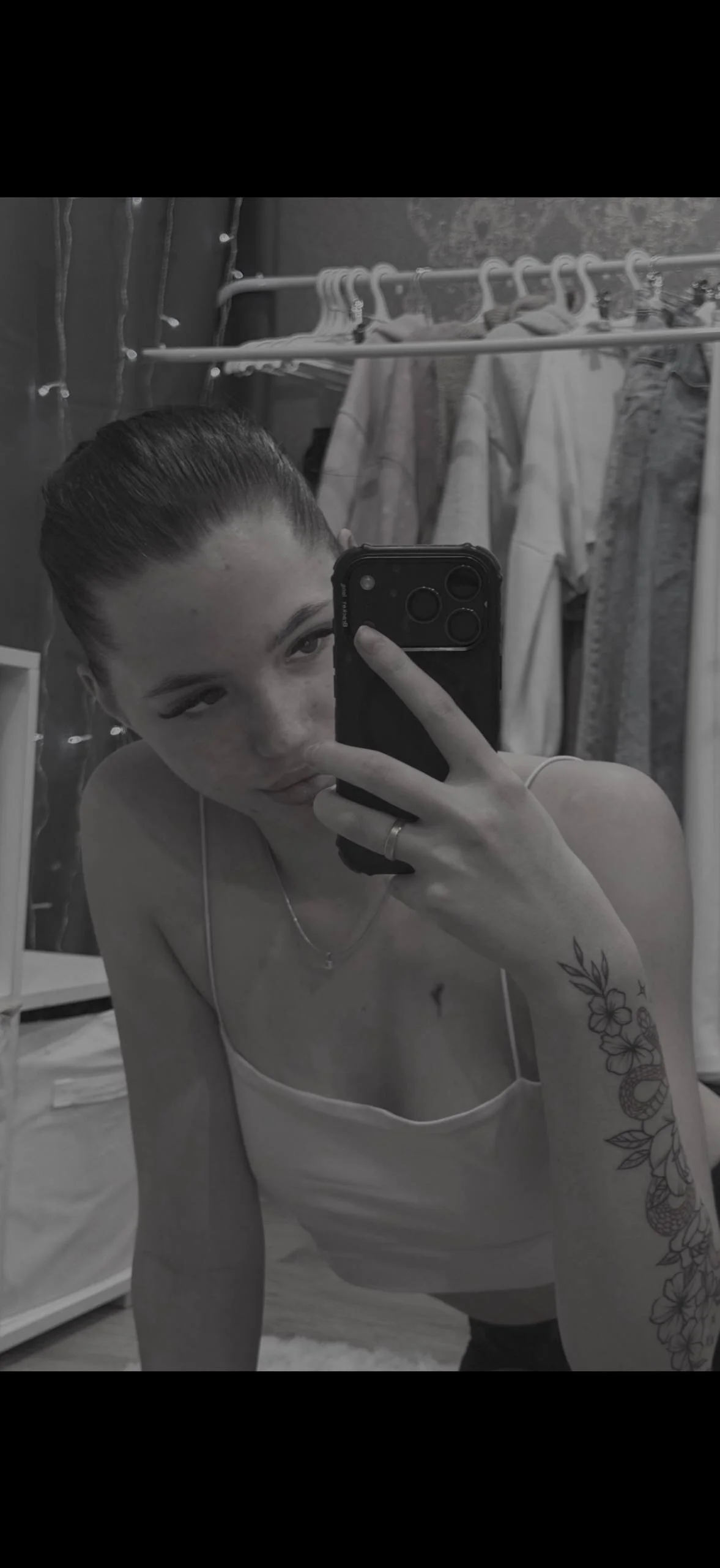 XXX Porn Photo of Nude IllaBidwell 13