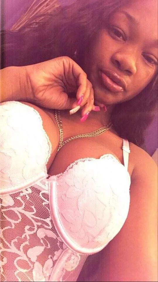 XXX Porn Photo of Nude CharismaaBanx 5