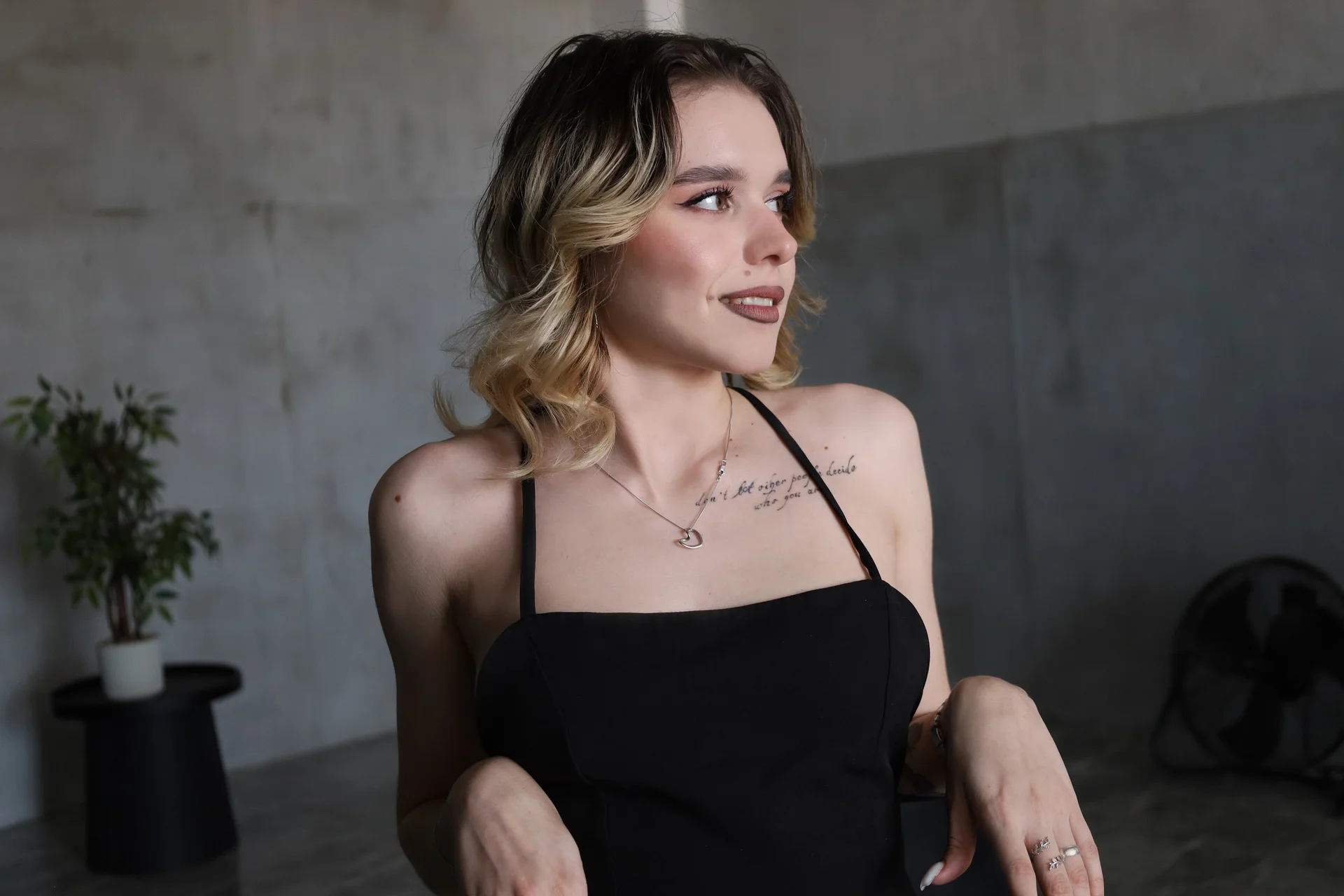XXX Porn Photo of Nude EmelyMason 14