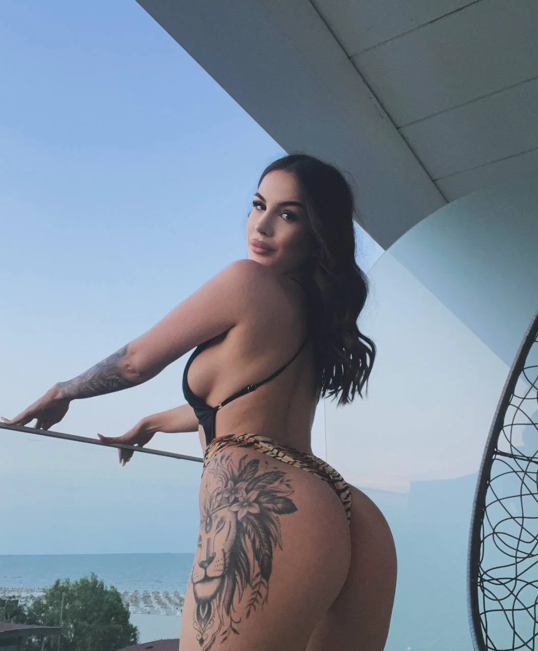 XXX Porn Photo of Nude amiraroshen 11