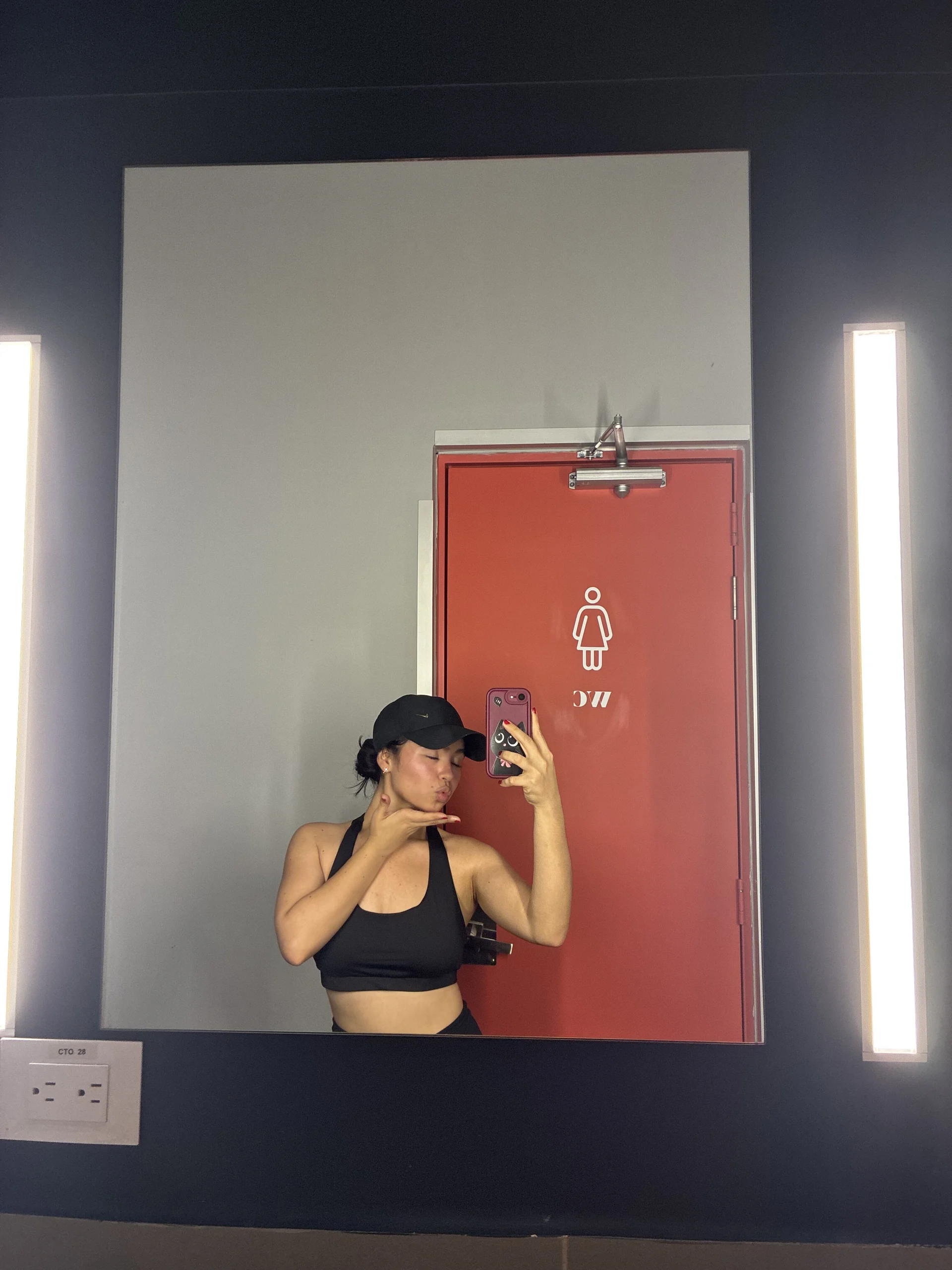 XXX Porn Photo of Nude dear_oliviaa_ 25